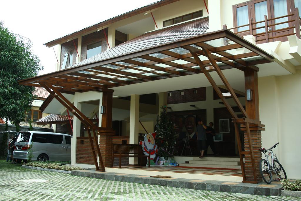 Tetirah Boutique Hotel Salatiga Dış mekan fotoğraf